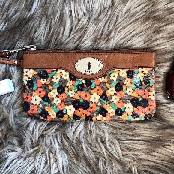 Fossil Handbags - Fossil Key Per Maddox Floral Wristlet
